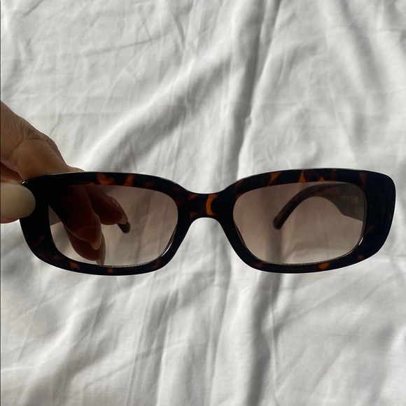 Tortoise Shell Sunglasses - Picture 5 of 5